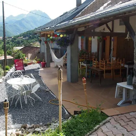 Yourtes Olachat Proche Annecy Tente de luxe *